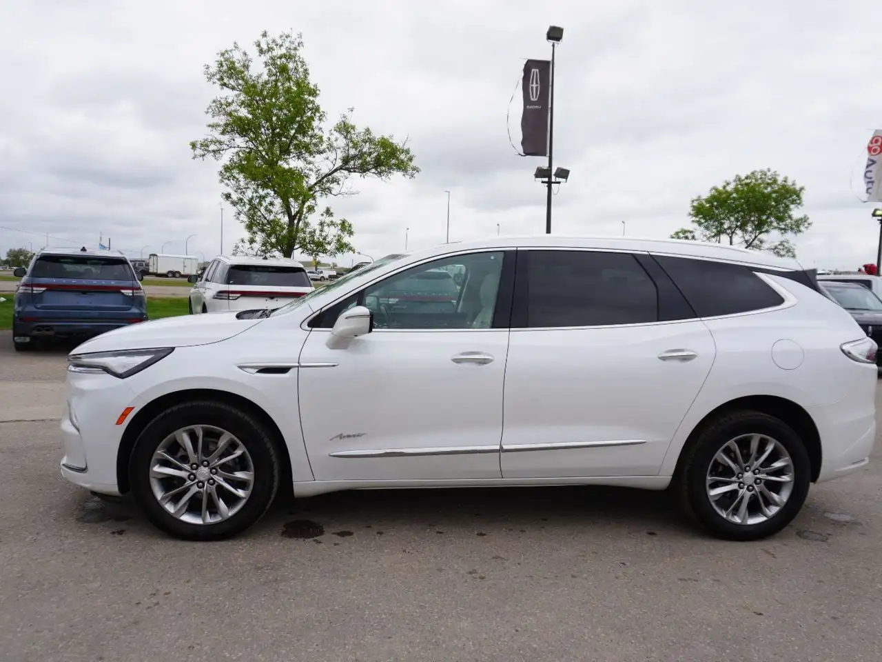 Buick Enclave снимка Buick Enclave