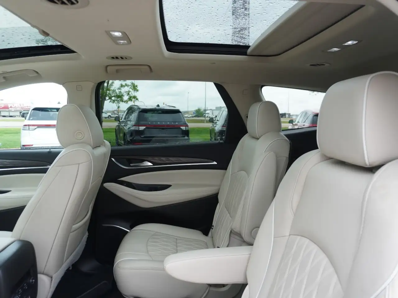 Buick Enclave снимка Buick Enclave