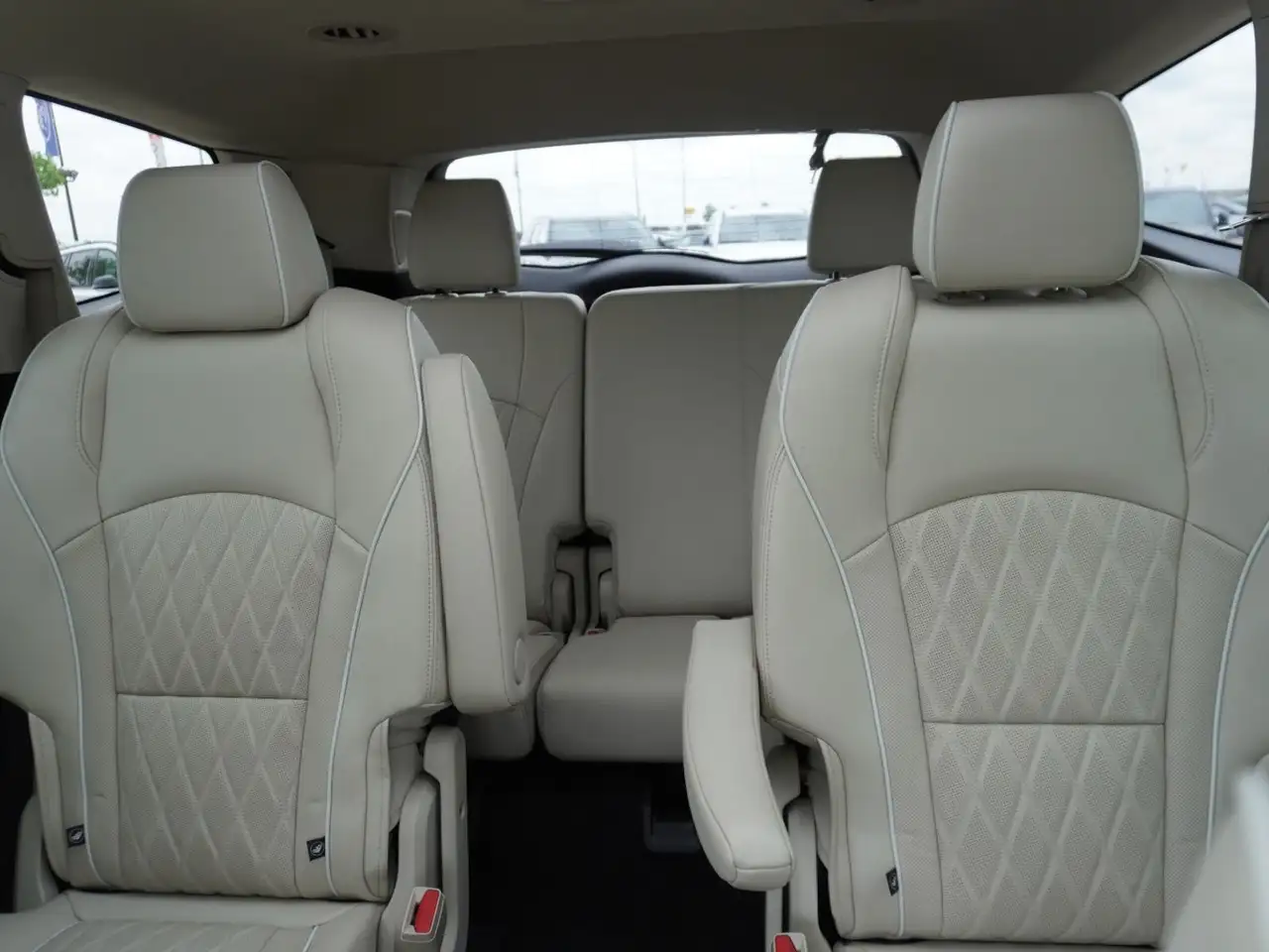 Buick Enclave снимка Buick Enclave
