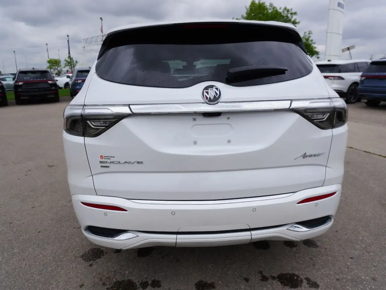 Buick Enclave снимка Buick Enclave