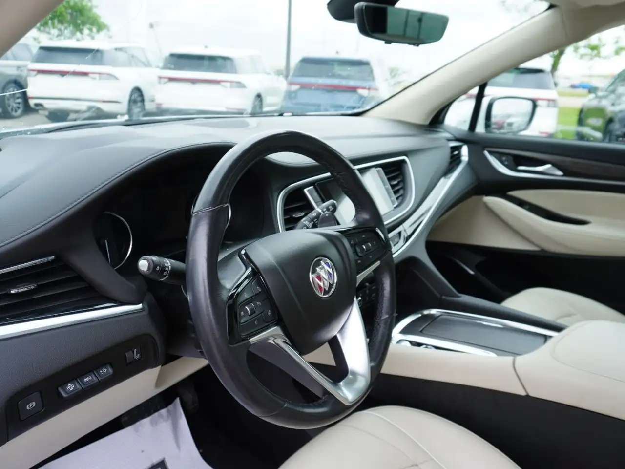 Buick Enclave снимка Buick Enclave