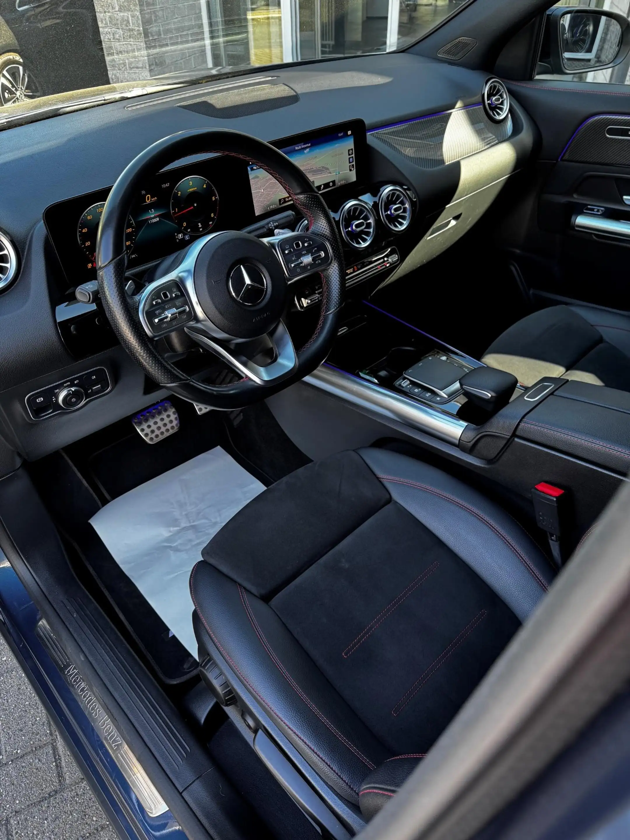 Mercedes-Benz GLA 180 d AMG Line - Pack Night - Attelage — photo 10