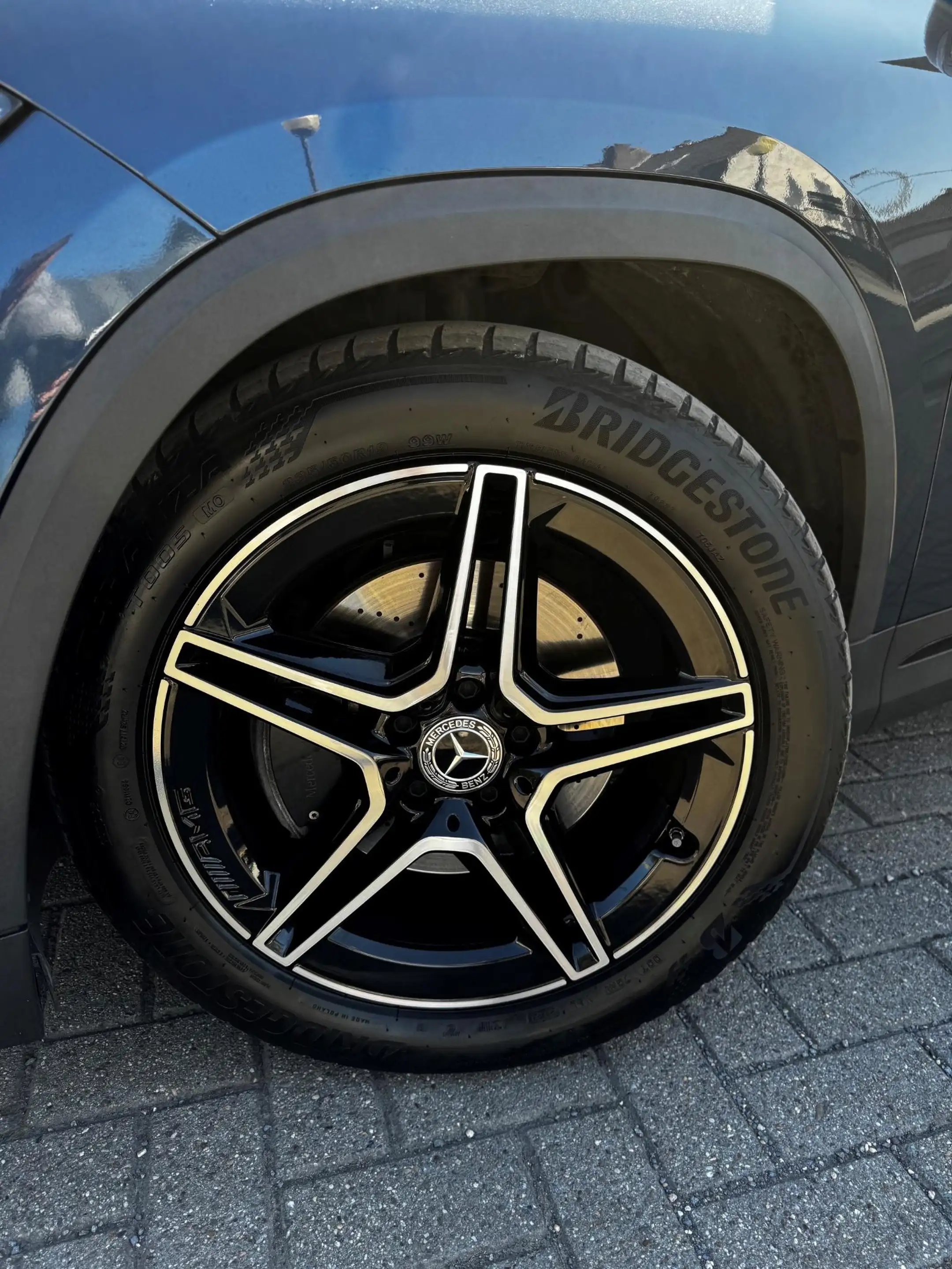 Mercedes-Benz GLA 180 d AMG Line - Pack Night - Attelage — photo 4