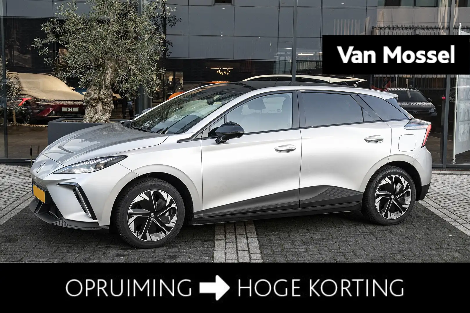 MG MG4 Standard 51 kWh | Private Lease vanaf € 399,- 72mn Zilver - 1