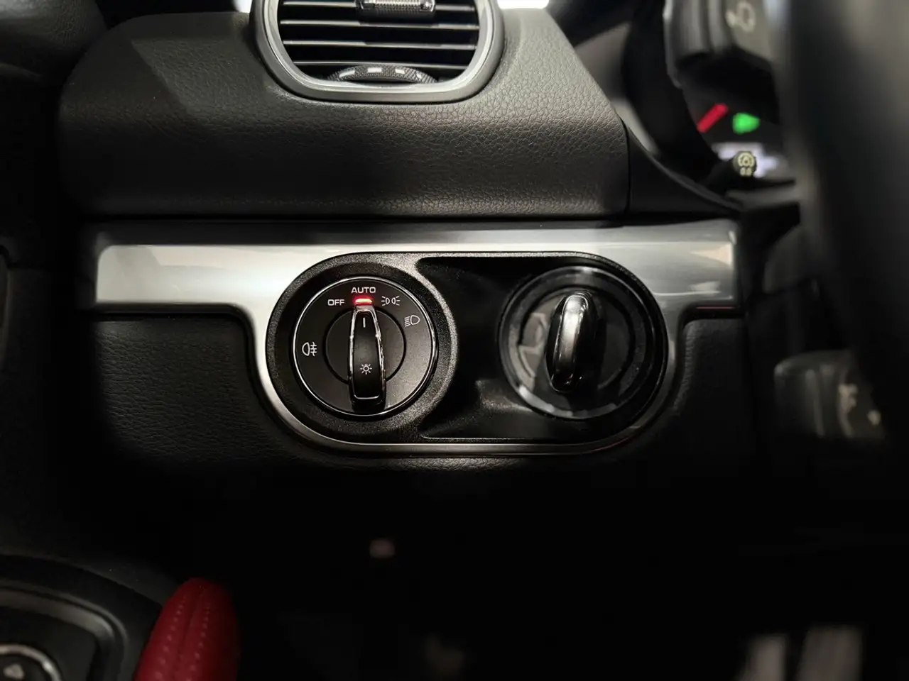 Porsche 718 Boxster снимка Porsche 718 Boxster