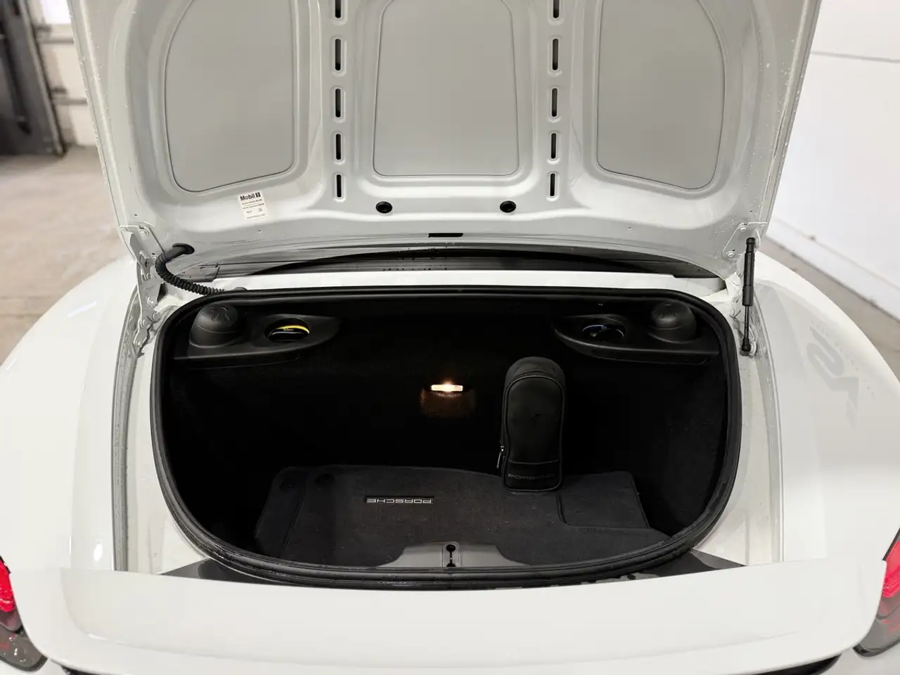 Porsche 718 Boxster снимка Porsche 718 Boxster