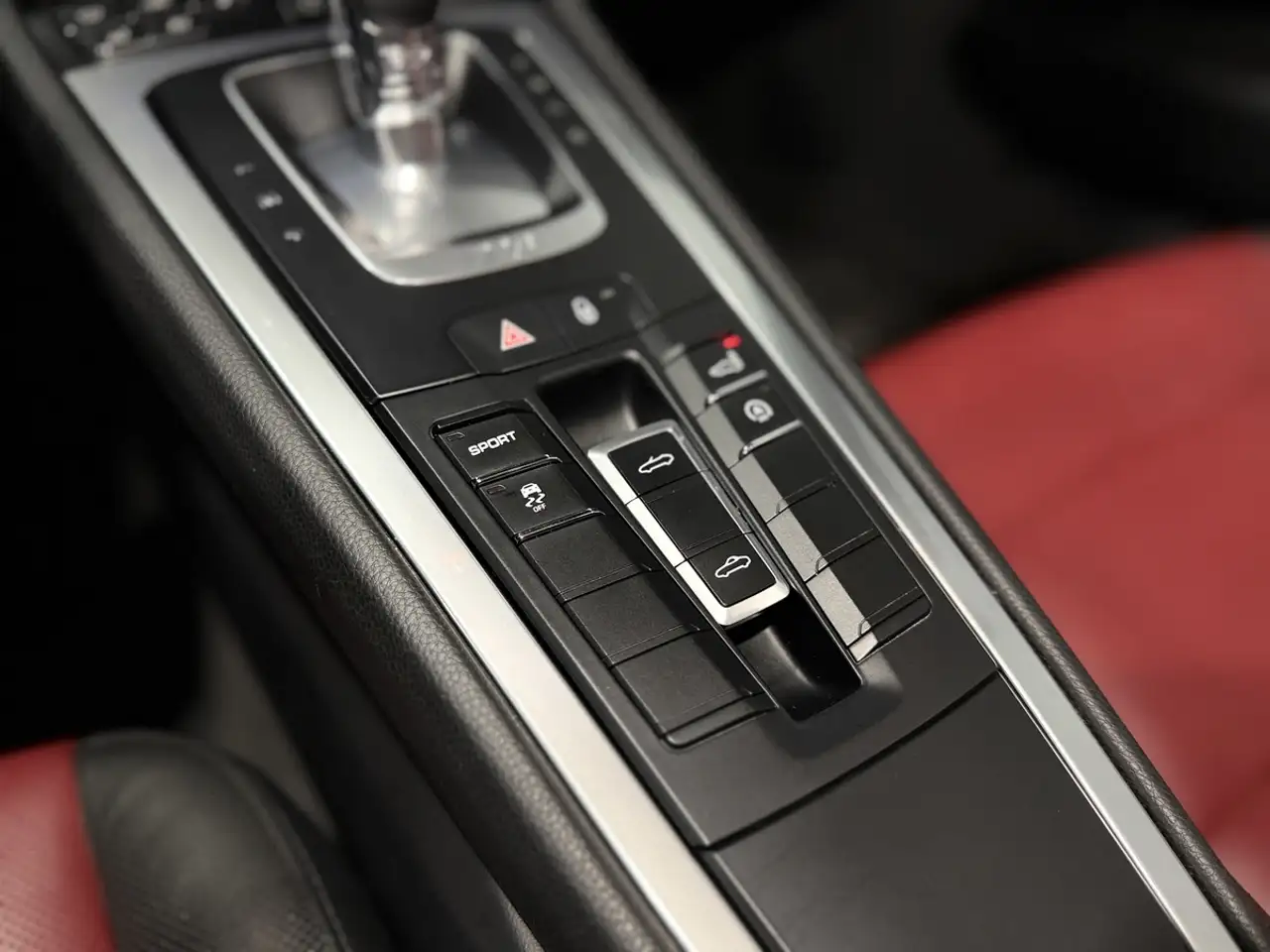 Porsche 718 Boxster снимка Porsche 718 Boxster