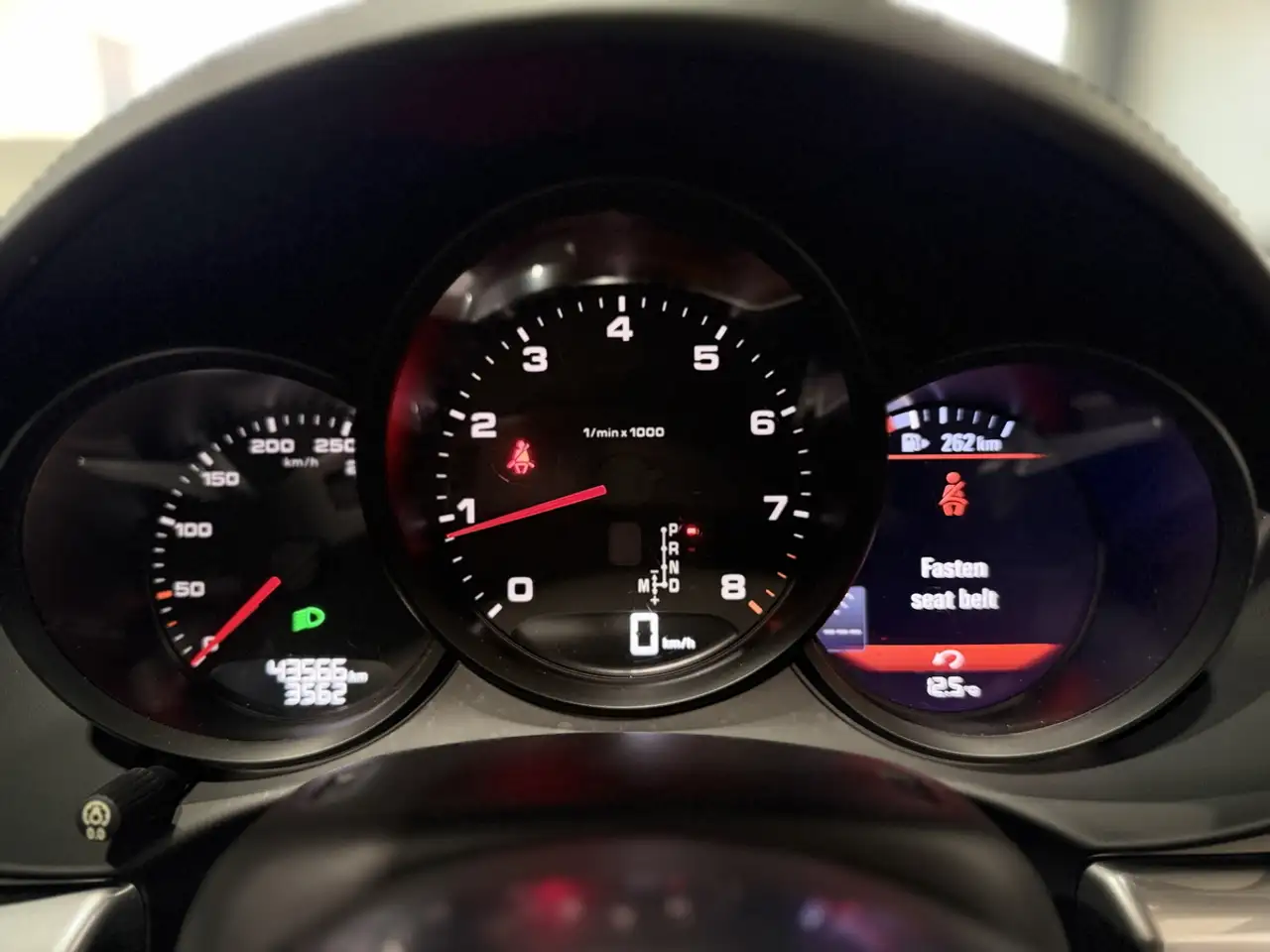Porsche 718 Boxster снимка Porsche 718 Boxster
