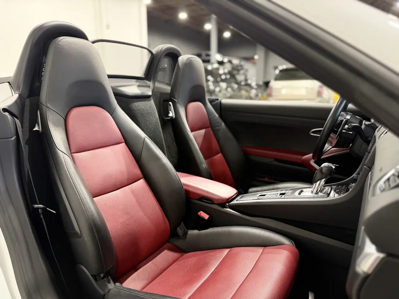 Porsche 718 Boxster снимка Porsche 718 Boxster