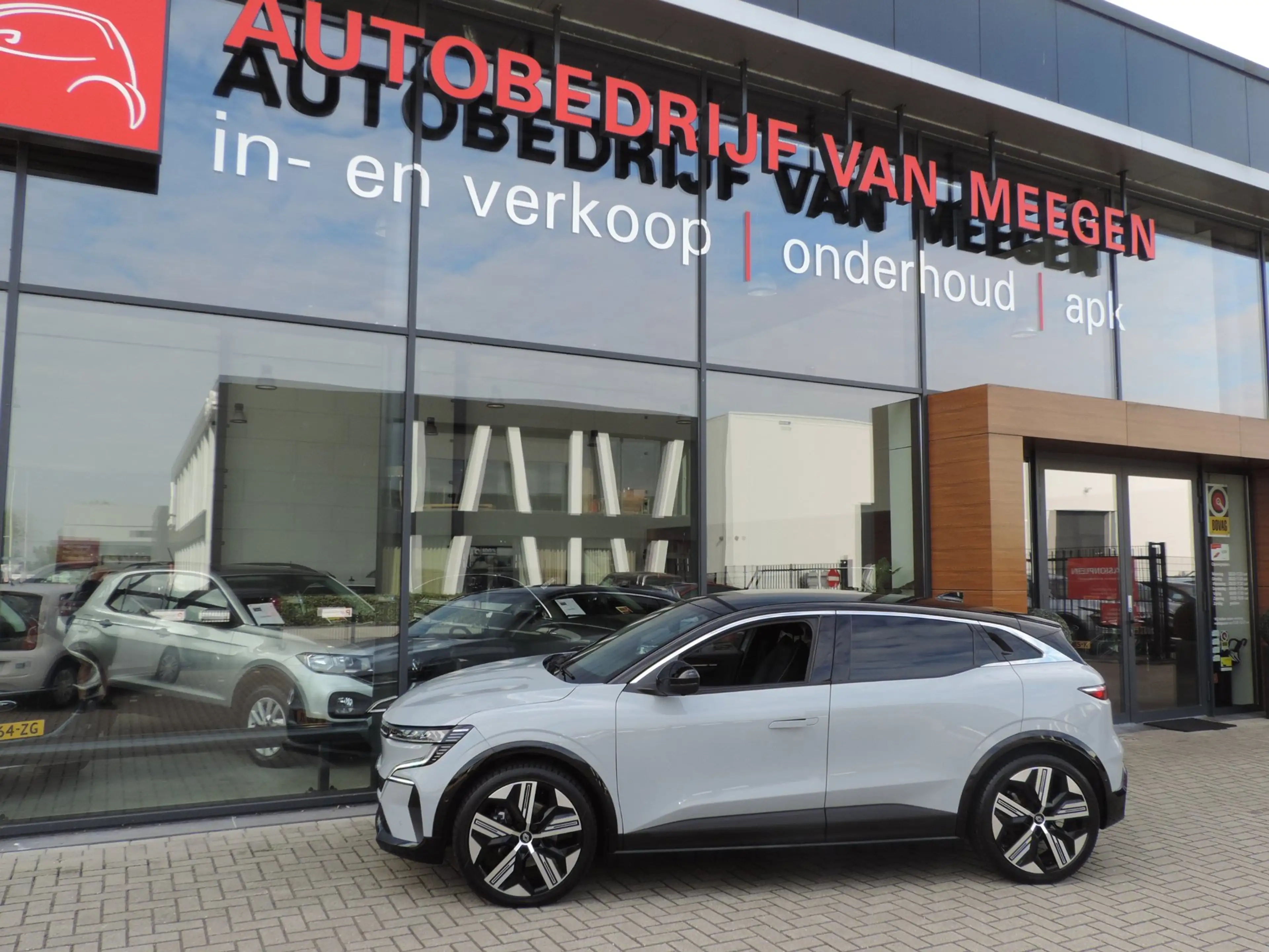 Renault Megane E-Tech EV60 Optimum Charge Iconic 37.000km | SOH 94.4% | — photo 2