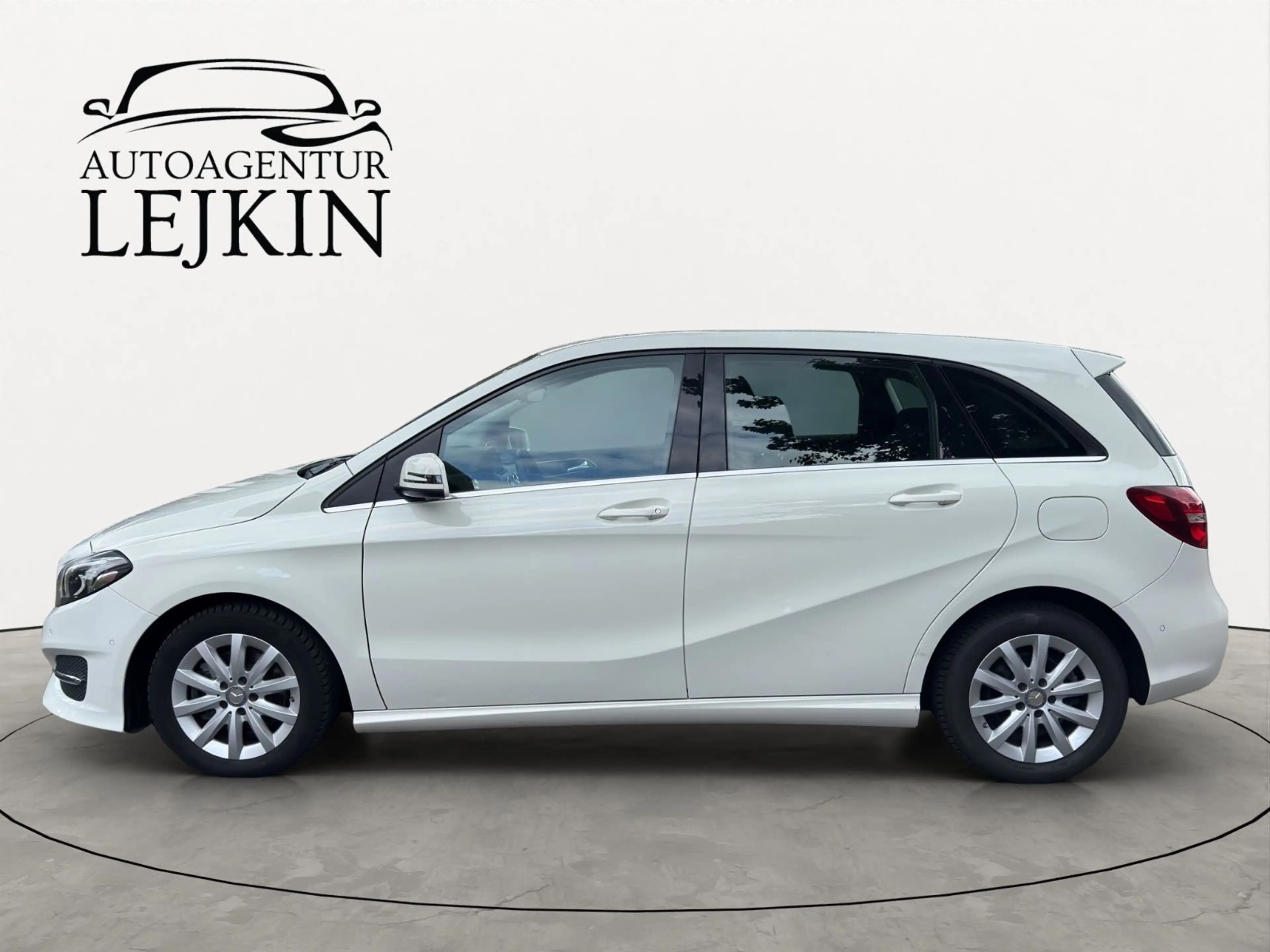 Mercedes-Benz B 180 Style*SCHECKHEFT*AHK*LED*PDC*SHZ*3. HAND* — photo 2