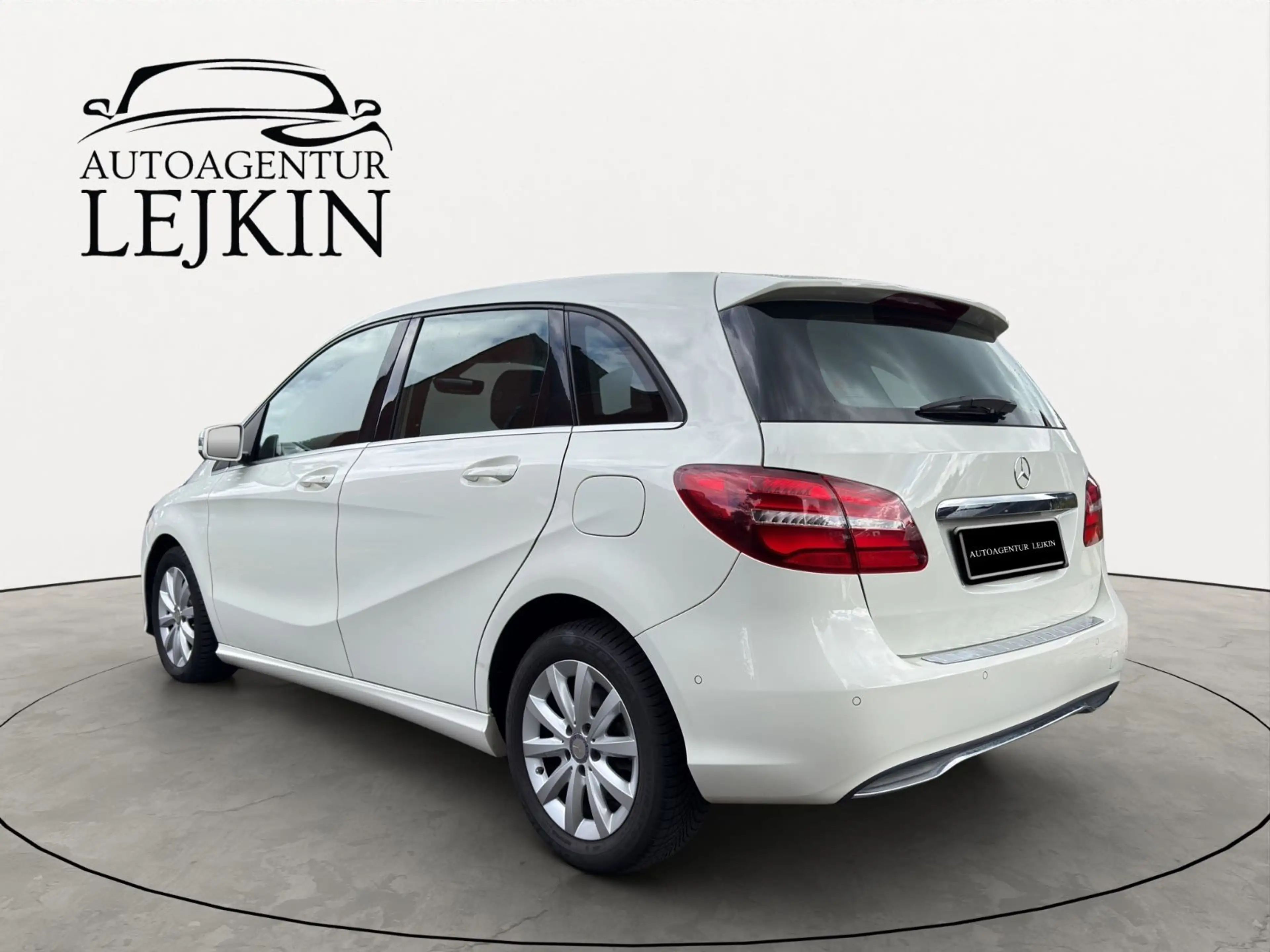 Mercedes-Benz B 180 Style*SCHECKHEFT*AHK*LED*PDC*SHZ*3. HAND* — photo 3