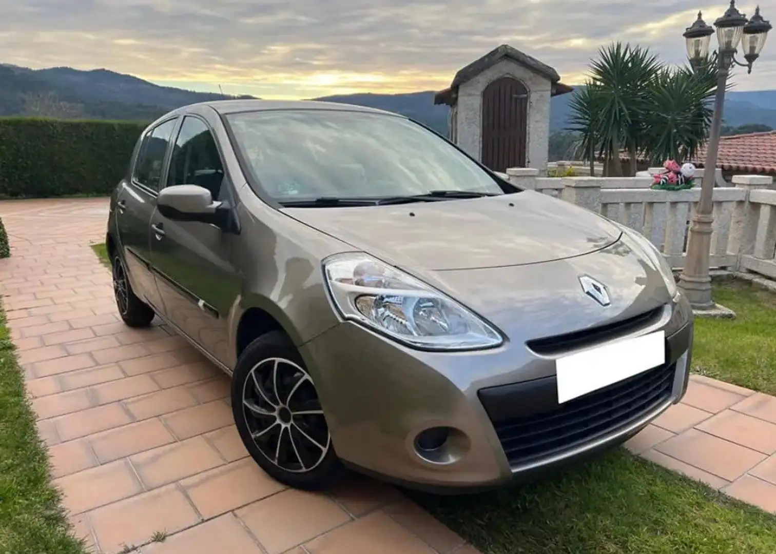 Renault Clio 2.0 16V 140 Exception - 1