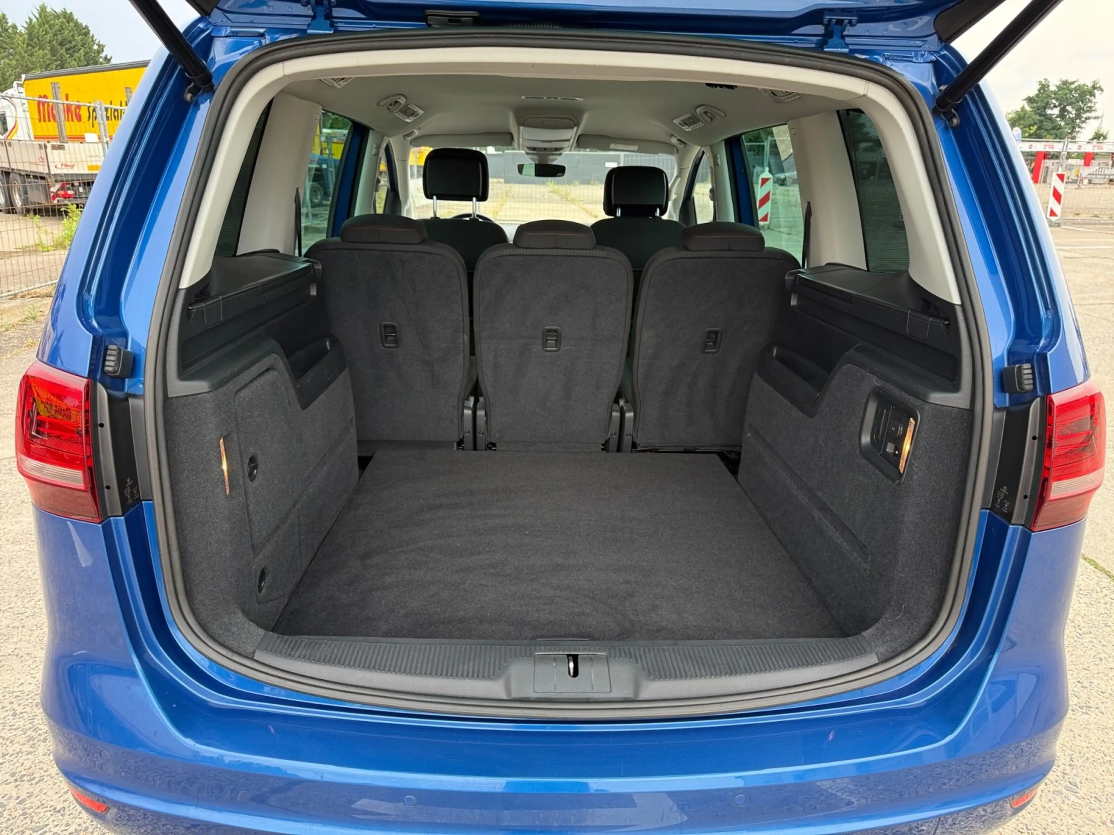 Volkswagen Sharan Sound 2.0 TDI DSG 4Motion Heckklappe Elek. — photo 14