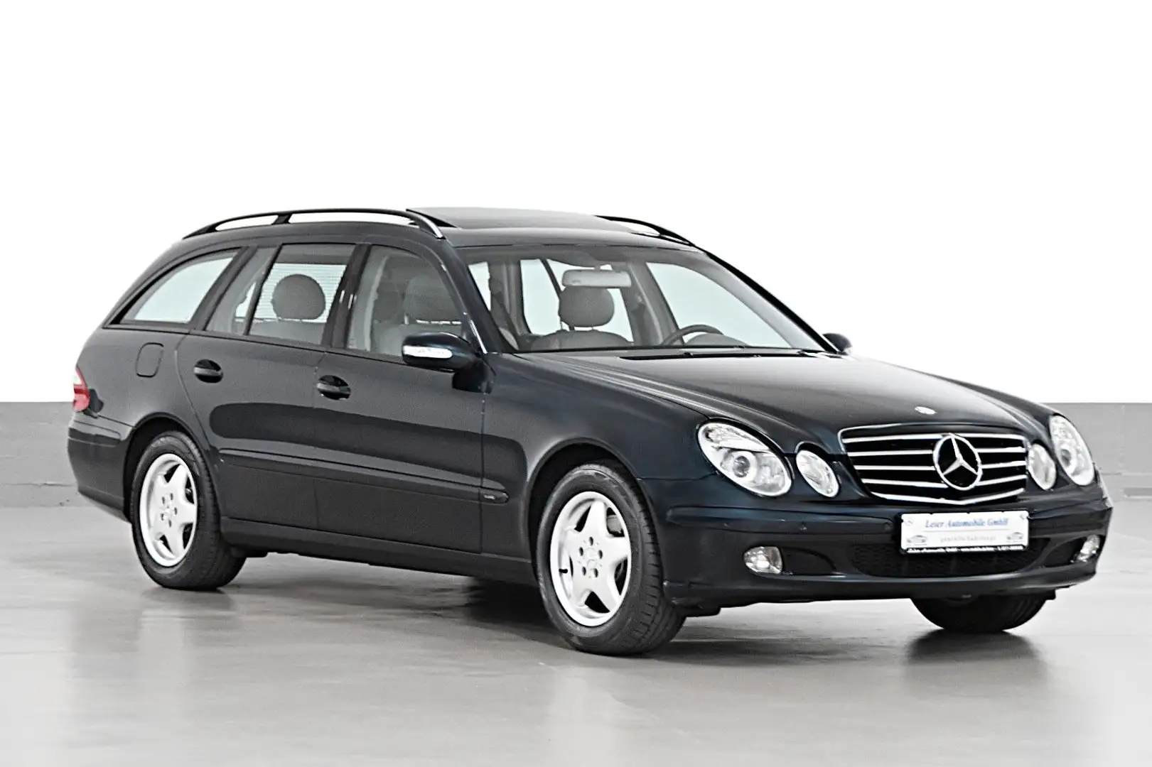 Mercedes-Benz E 200 T KOMPRESSOR*ANHÄNGERKUPPLUNG* Schwarz - 1