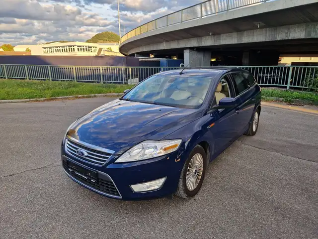 Ford Mondeo Ghia   Automatic getrieben. TÜV 11 2026