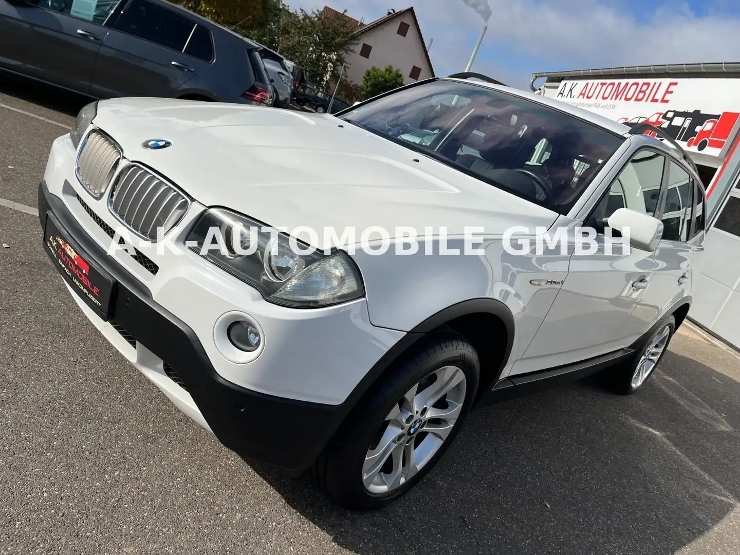 BMW X3 3.0 sd*MEMORY*AHK*LEDER*SHZ*PDC*(Beschädigt)* Weiß - 1