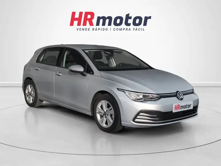 Volkswagen Golf 8 1.0 eTSI DSG 2024