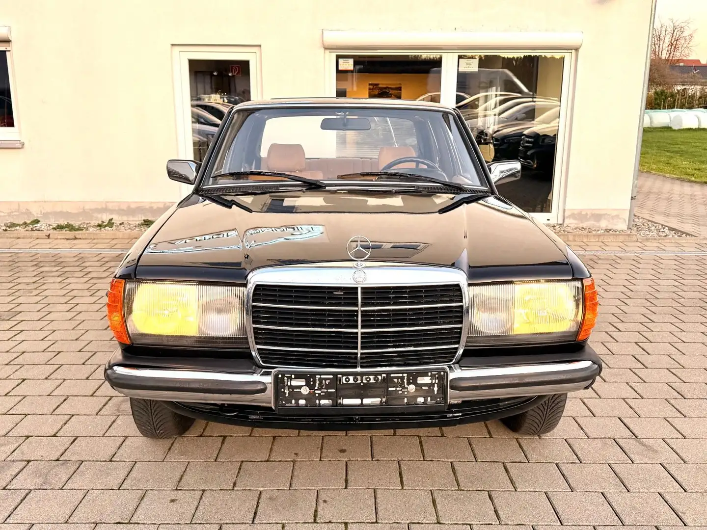 Mercedes-Benz 200 *W123*SCHALTER* Schwarz - 2