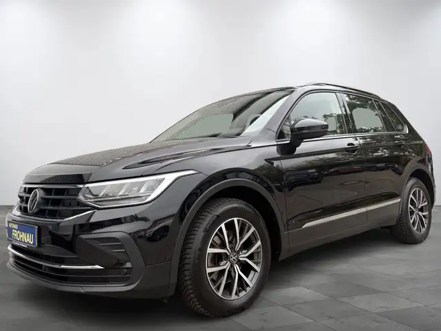 Volkswagen Tiguan Life Automatik ACC Rückfahrkamera Spurhalteassistent LED