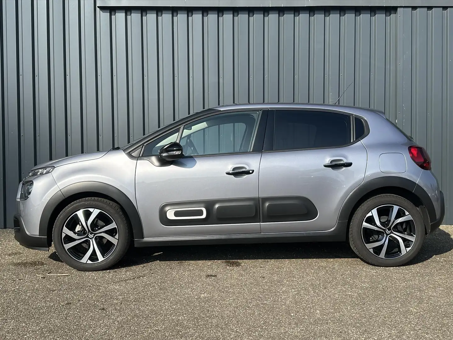 Citroen C3 83pk Max I Stoelverwarming I Camera I Navigatie I Grijs - 2