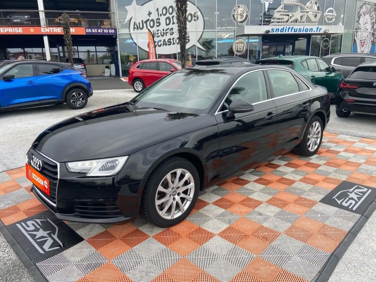 Audi A4 2.0 TDI 150 S-TRONIC ADVANCED Schwarz - 1