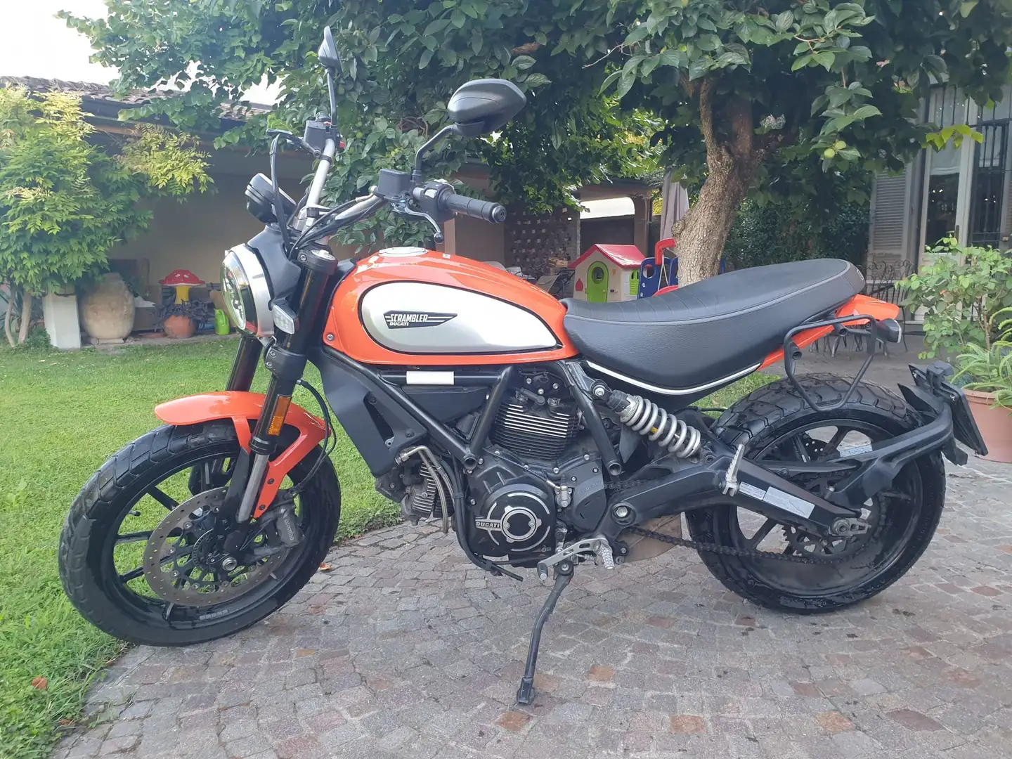 Ducati Scrambler Icon 2019 Oranžová - 1