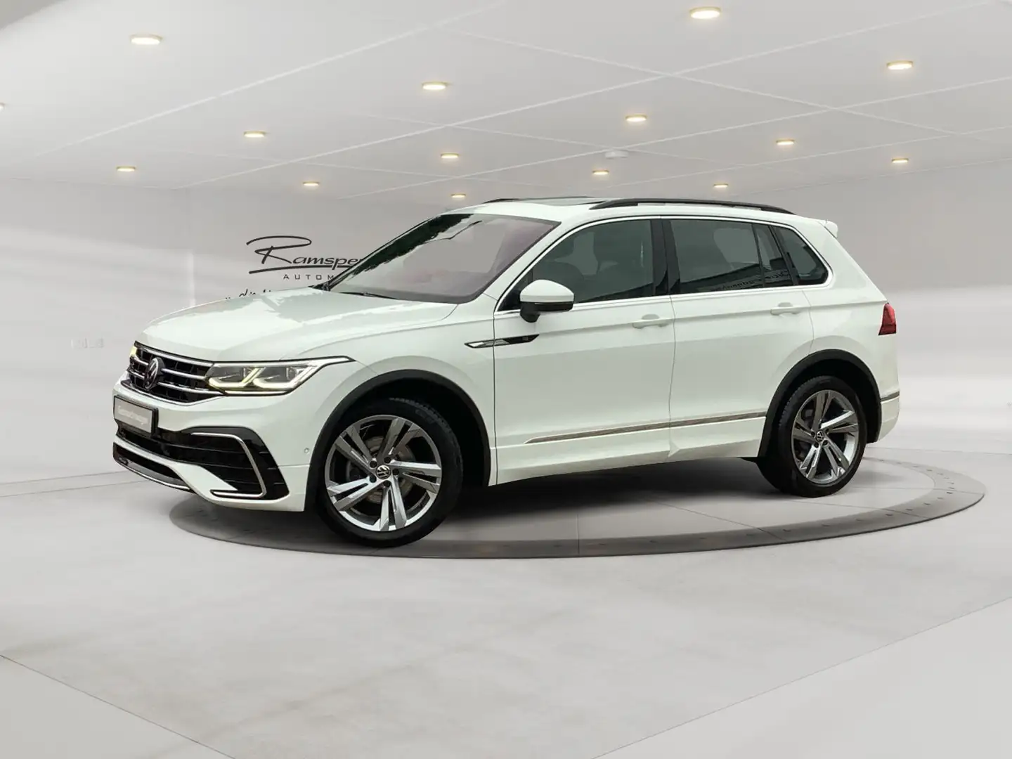 Volkswagen Tiguan 1.5 TSI DSG R-Line ACC AHK Matrix Pano Blanc - 2