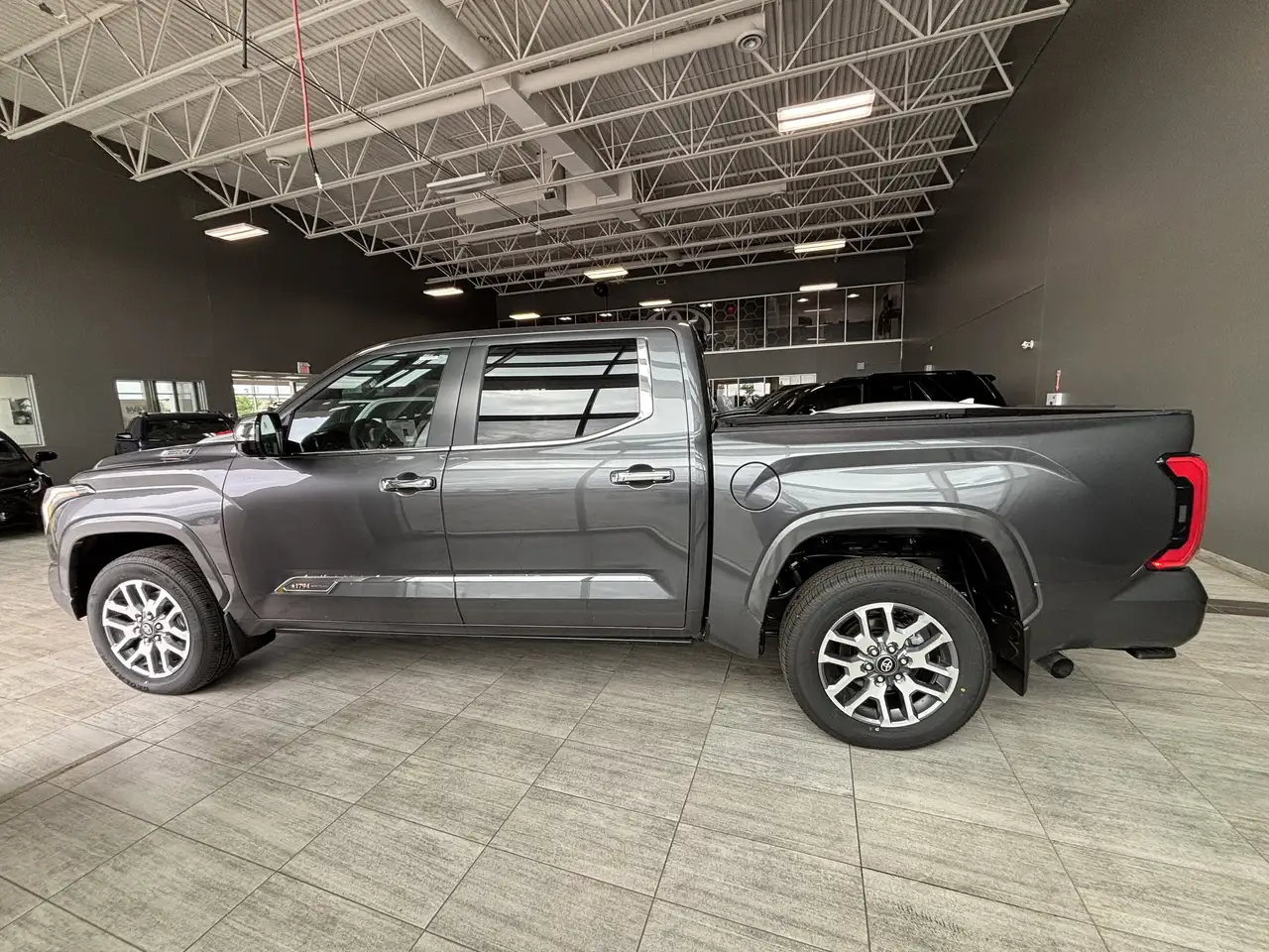 Toyota Tundra снимка Toyota Tundra