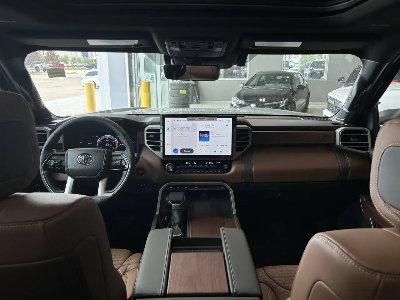 Toyota Tundra снимка Toyota Tundra