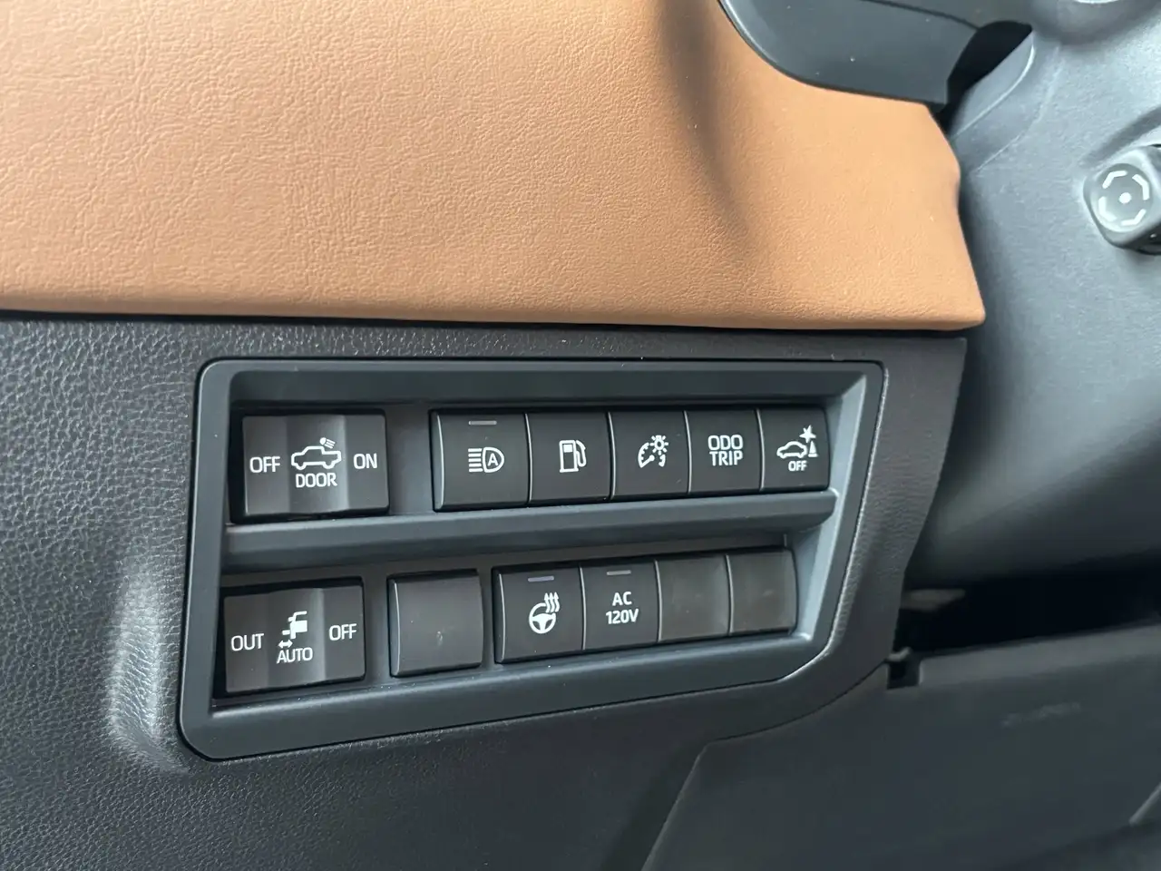 Toyota Tundra снимка Toyota Tundra