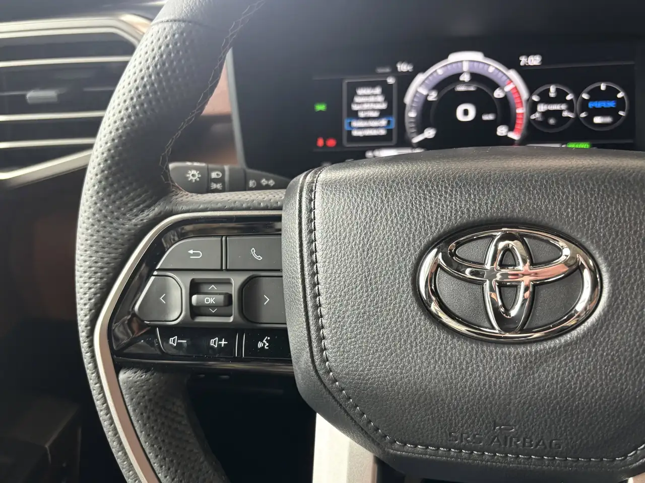 Toyota Tundra снимка Toyota Tundra
