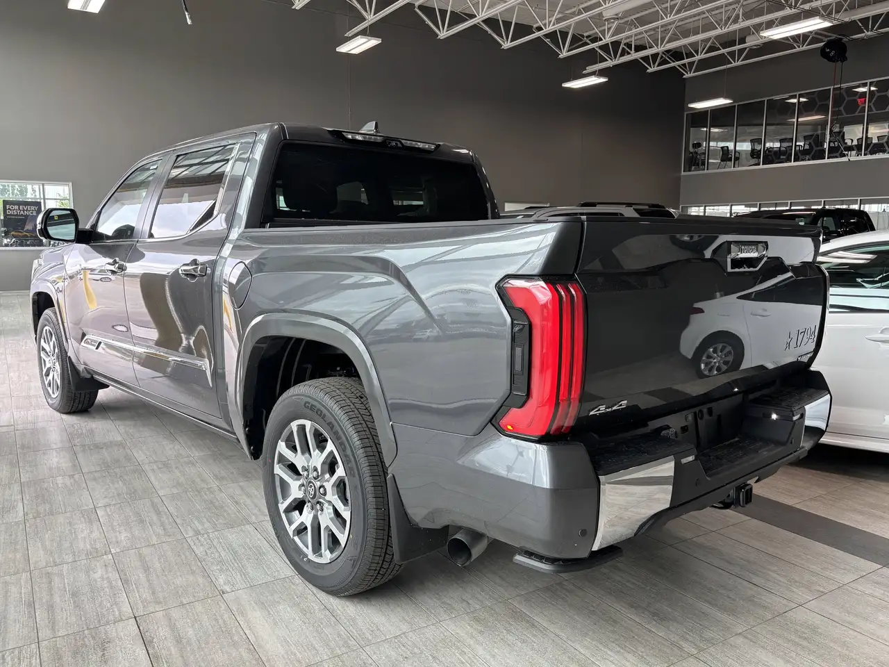 Toyota Tundra снимка Toyota Tundra