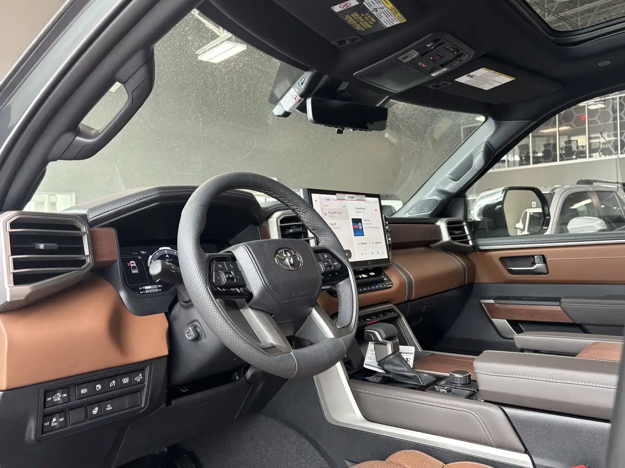 Toyota Tundra снимка Toyota Tundra