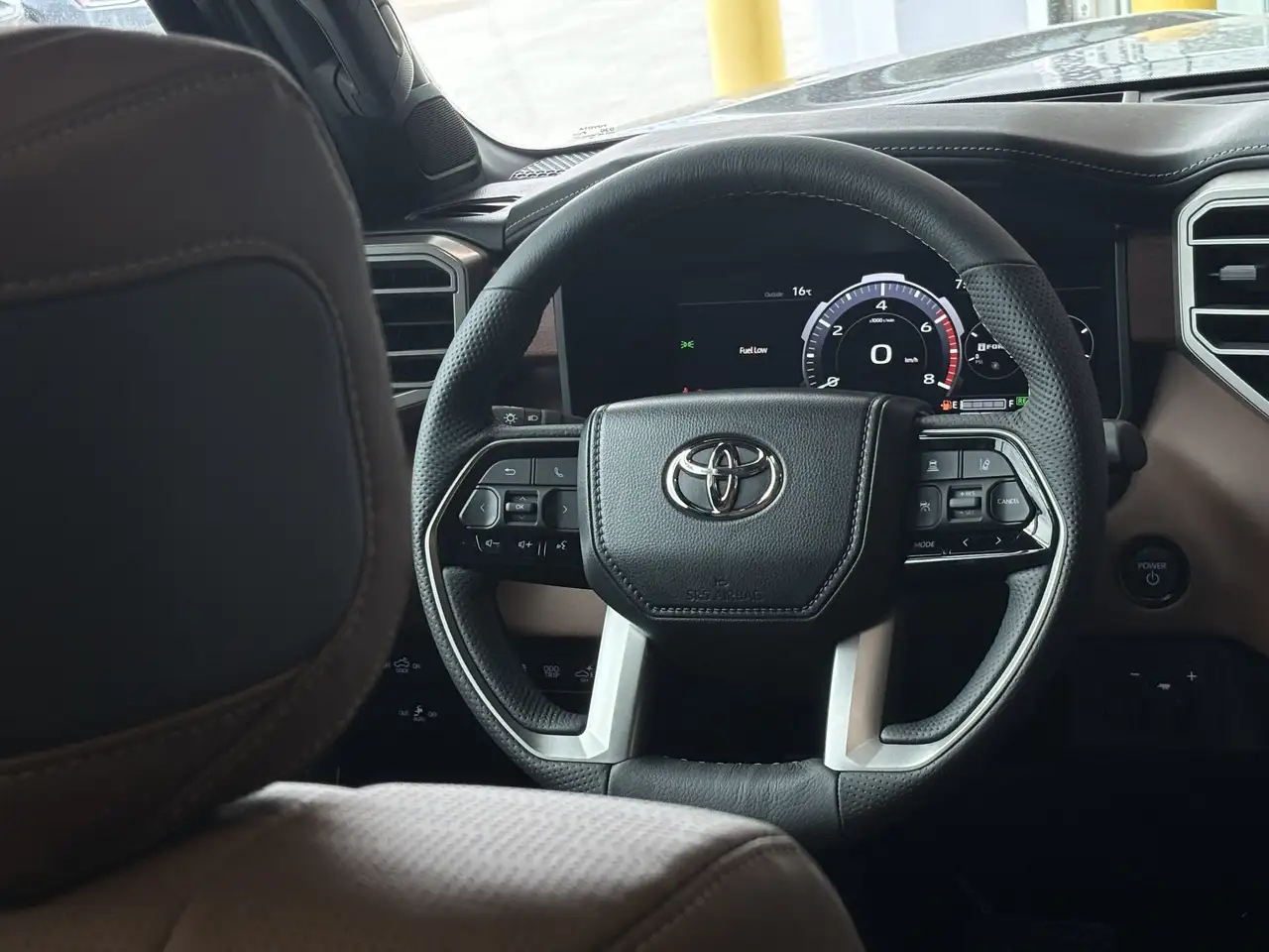 Toyota Tundra снимка Toyota Tundra