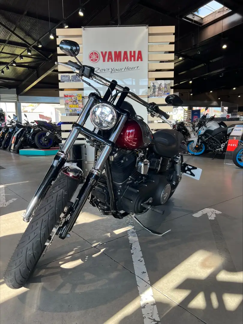 Harley-Davidson Dyna Street Bob Rouge - 1