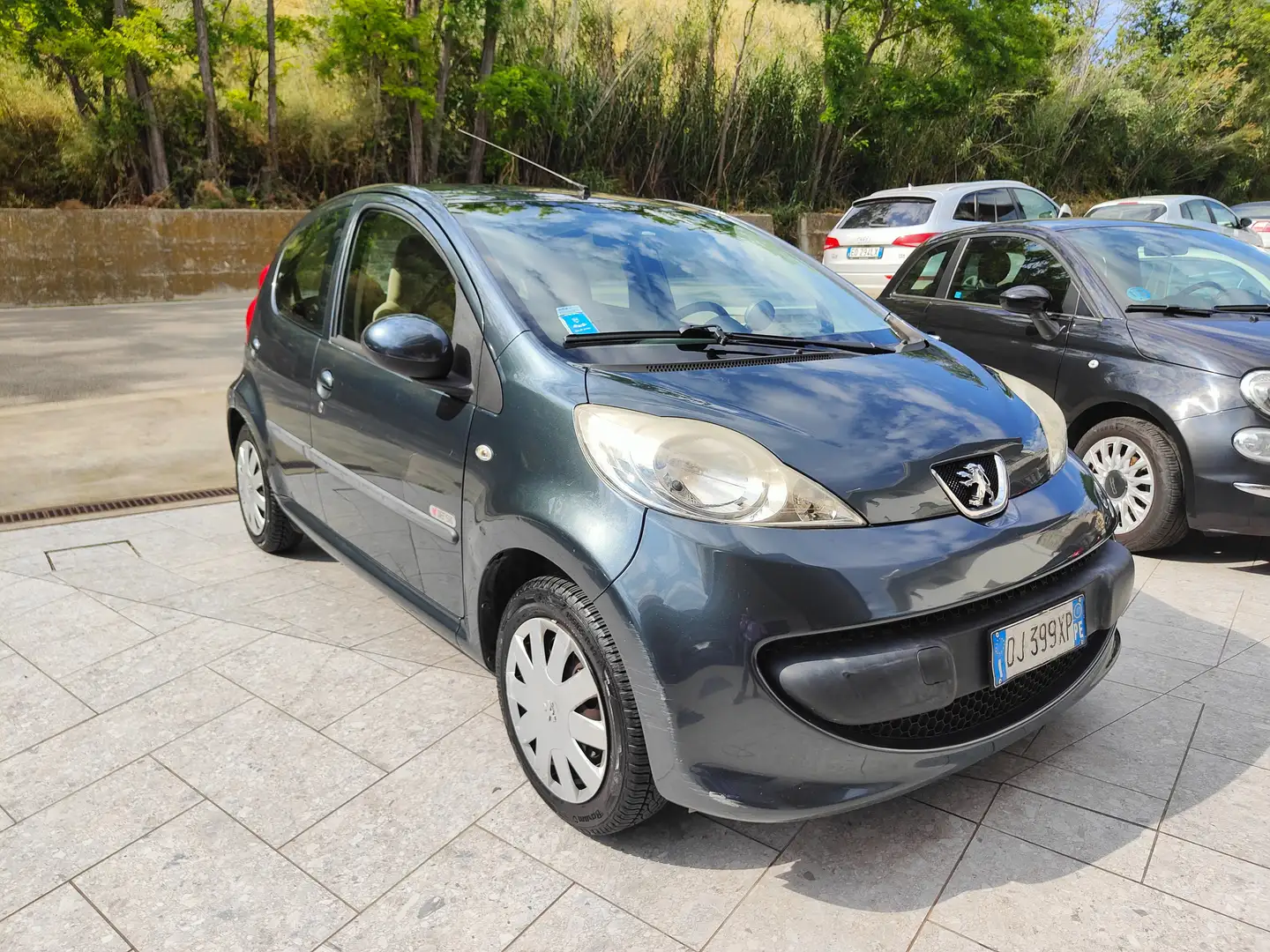 Peugeot 107 68CV 5p. Sweet Years Gris - 2