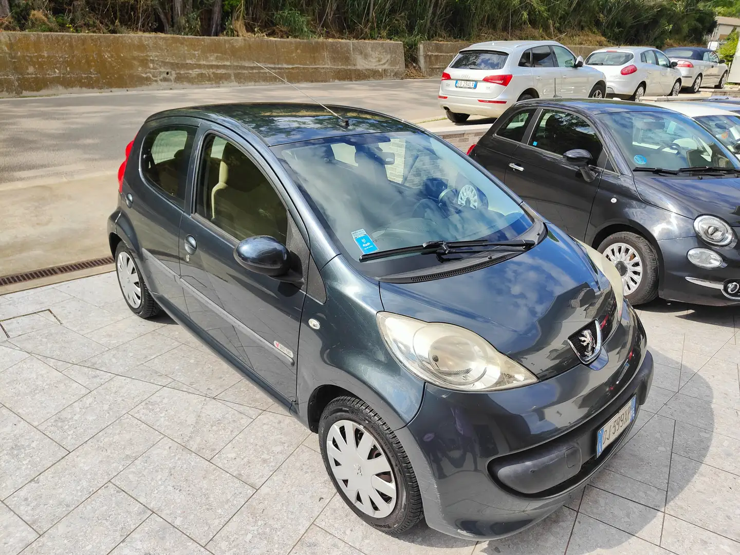 Peugeot 107 68CV 5p. Sweet Years Gris - 1