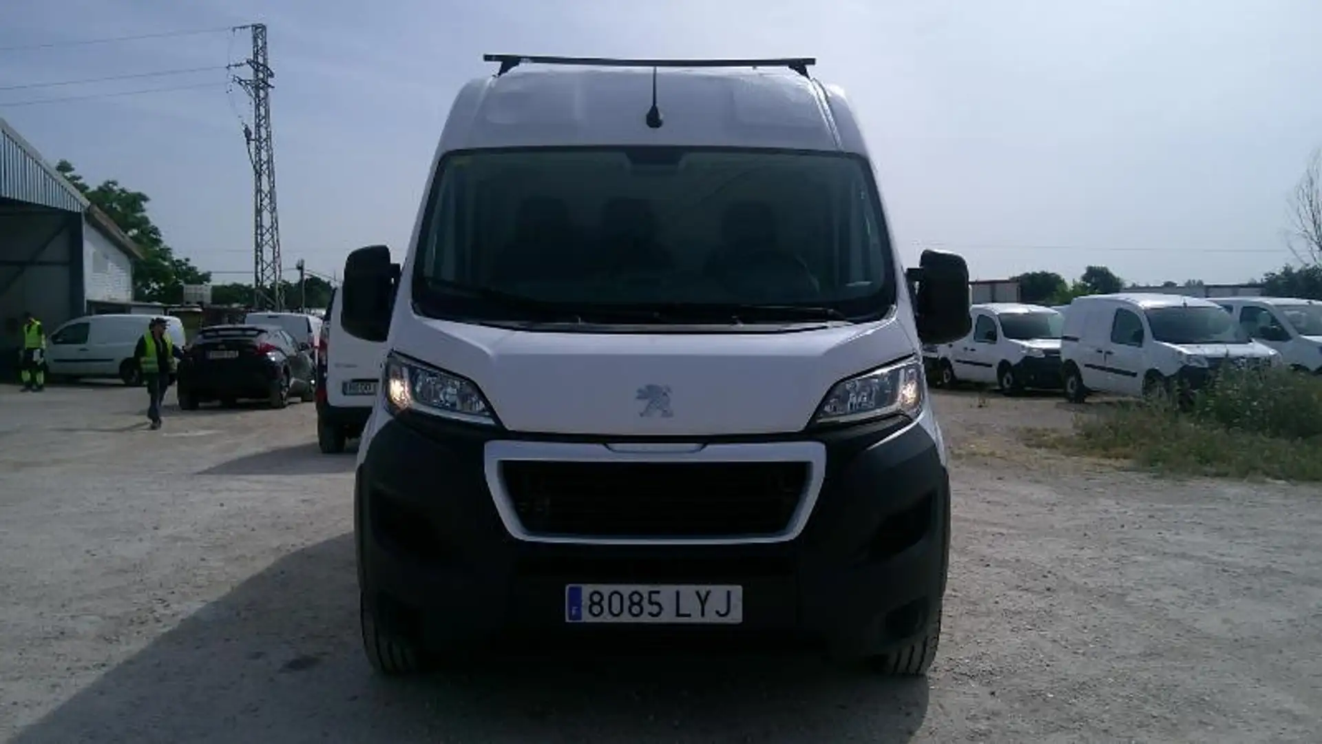 Peugeot Boxer Chasis Cabina 2.2BlueHDI 335 L2S S&S 140 Bianco - 2