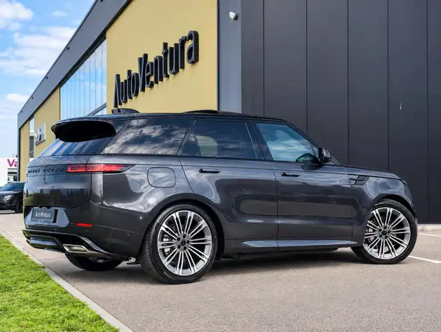 Land Rover Range Rover Sport view 6