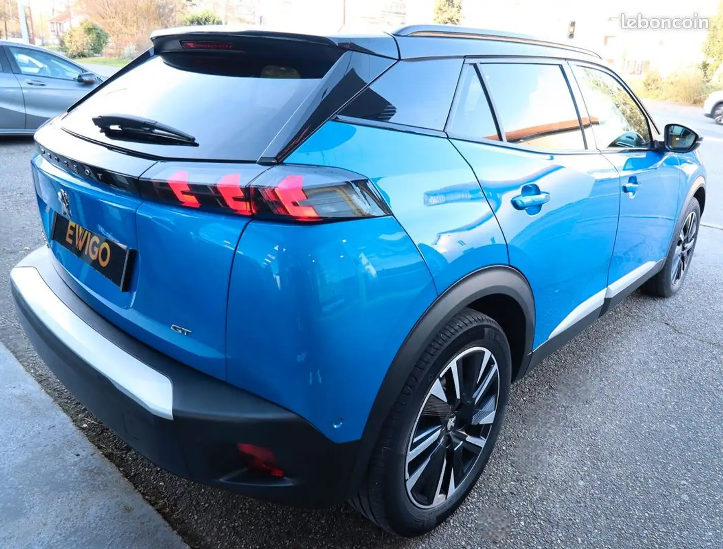 Peugeot 2008 e-2008 generation-ii electric 135 ch 77ppm 50kwh gt pack bva Bleu - 2