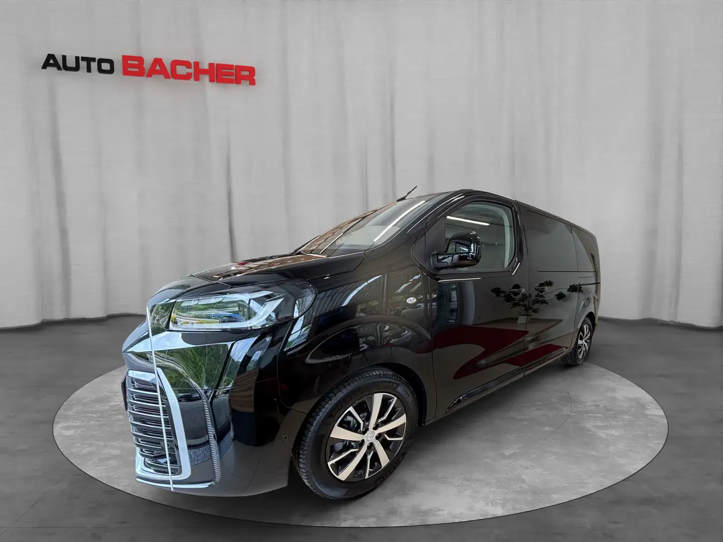 Toyota Proace Proace Verso 2,2 180 VIP medium Schwarz - 1