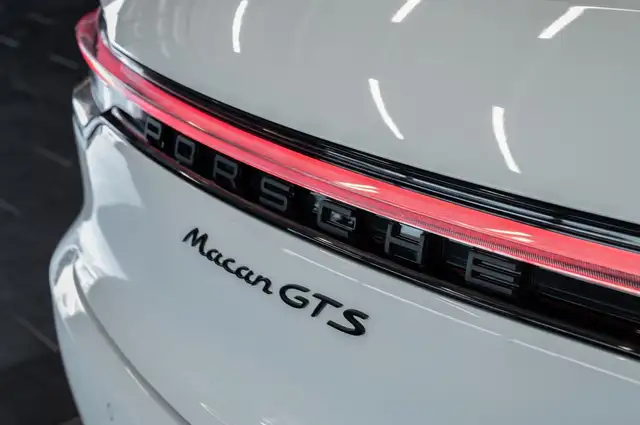 Porsche Macan view 10