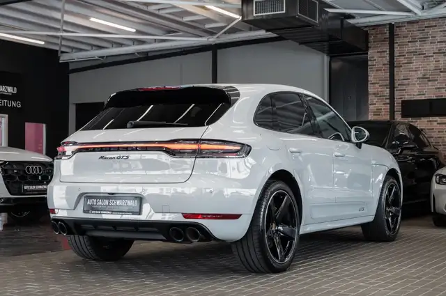Porsche Macan view 7