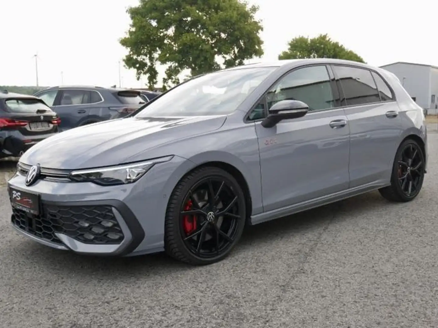 Volkswagen Golf VIII 2.0 TSI DSG "GTI"+DCC+PANO+BLACK+HUD Grau - 1