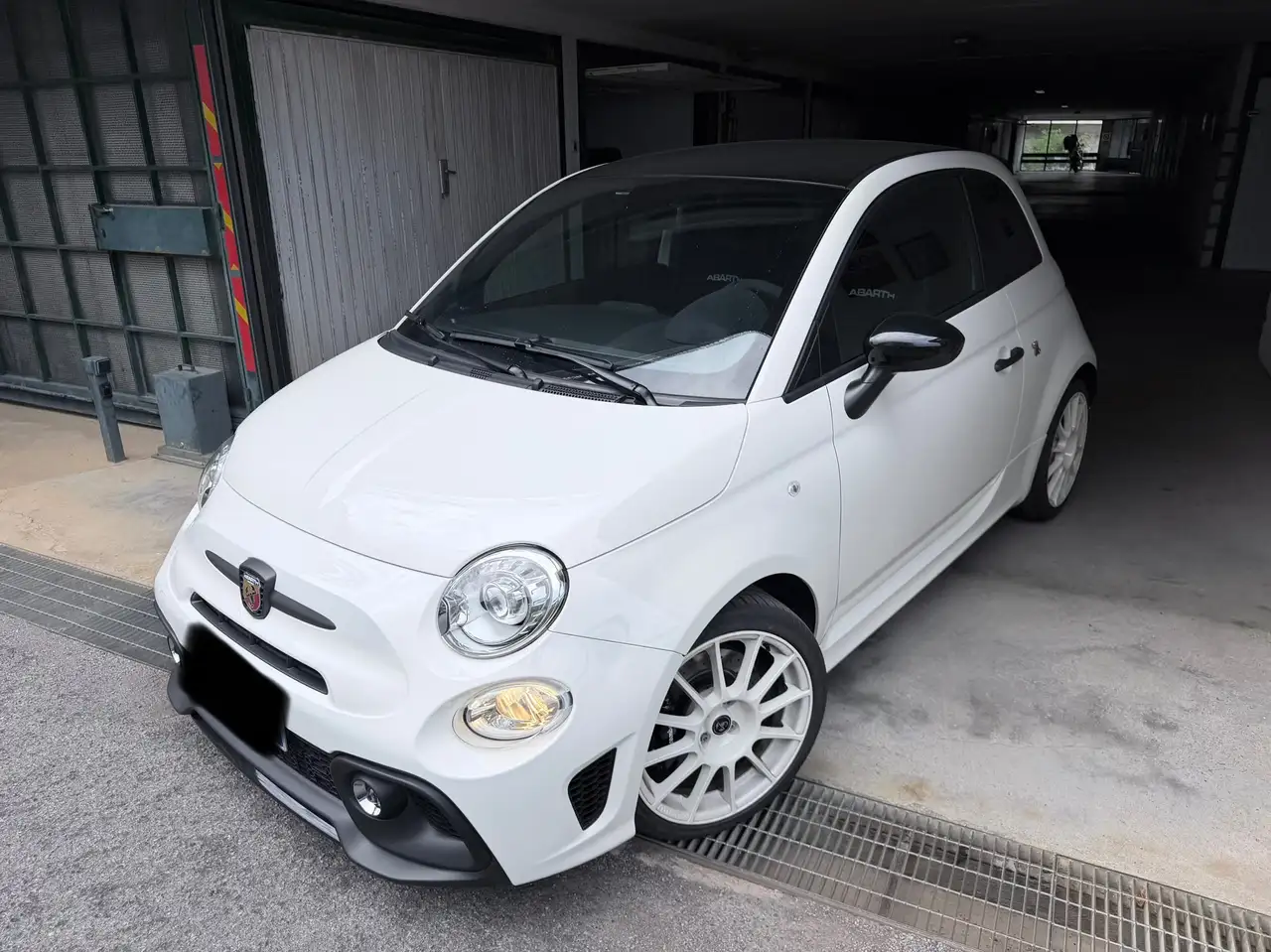 Abarth 695 2023
