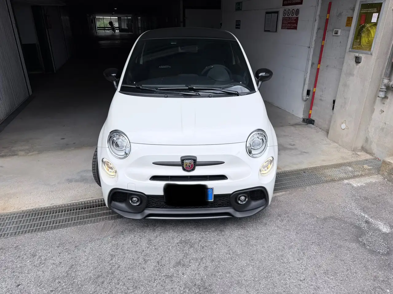 Abarth 695 2023