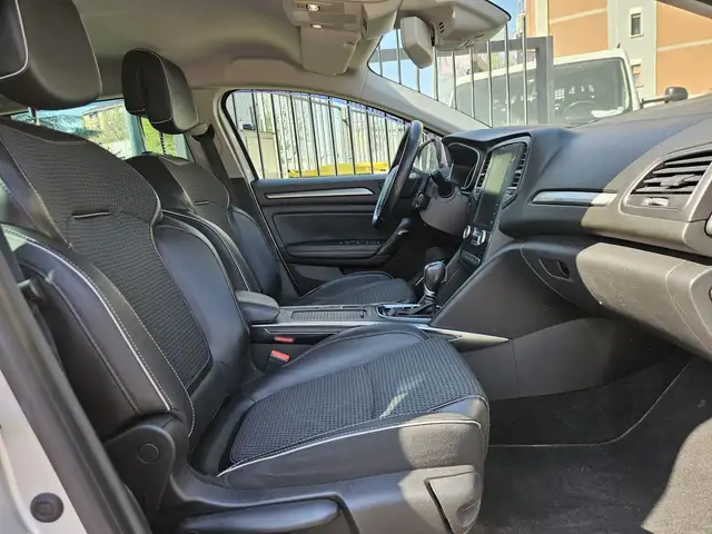Renault Megane view 11