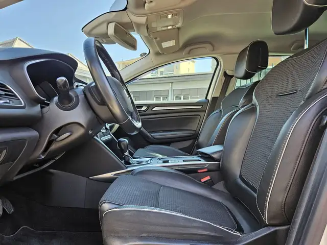 Renault Megane view 8
