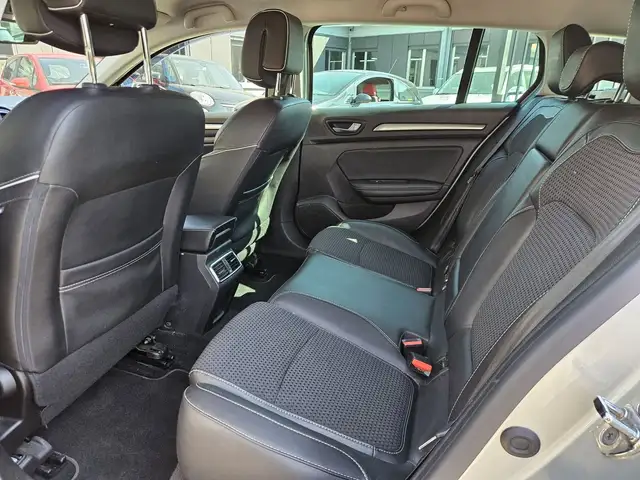 Renault Megane view 10